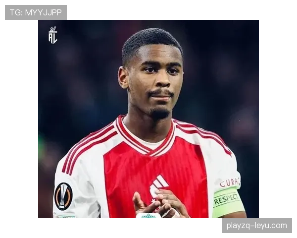 阿贾克斯中场新星闪耀，组织能力助推球队战术升级