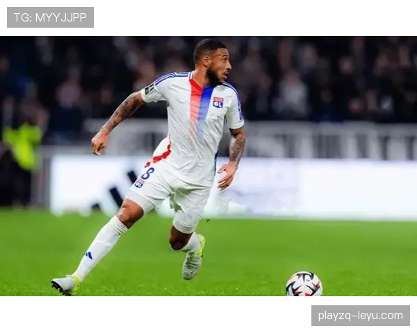 里昂中场控球惊艳，新赛季前景引热议