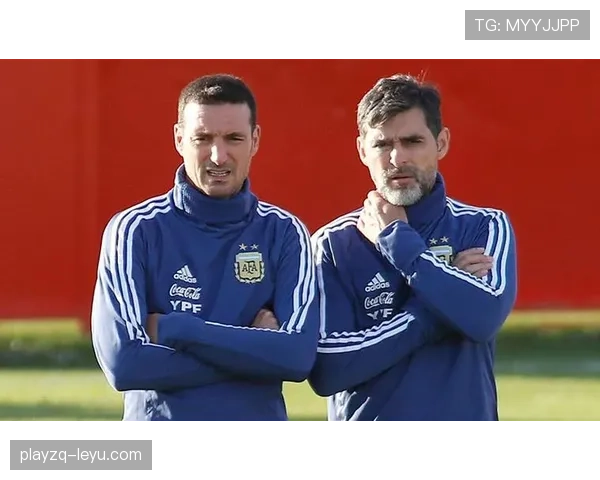 斯卡洛尼战术智慧闪耀，率队稳健取胜关键战