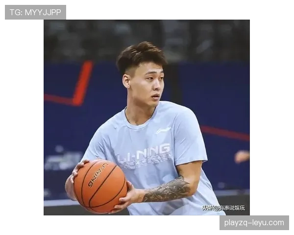 赵睿训练完直接拎着爱马仕去接娃，这反差谁懂啊